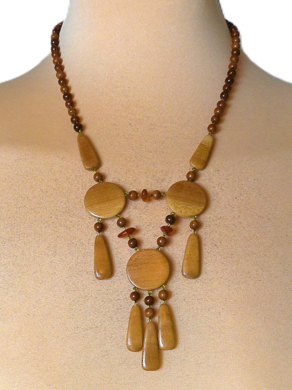 Vintage 1970s Wooden Necklace 18" Lightweight Wood Bead Bib Earthy Boho Hippie